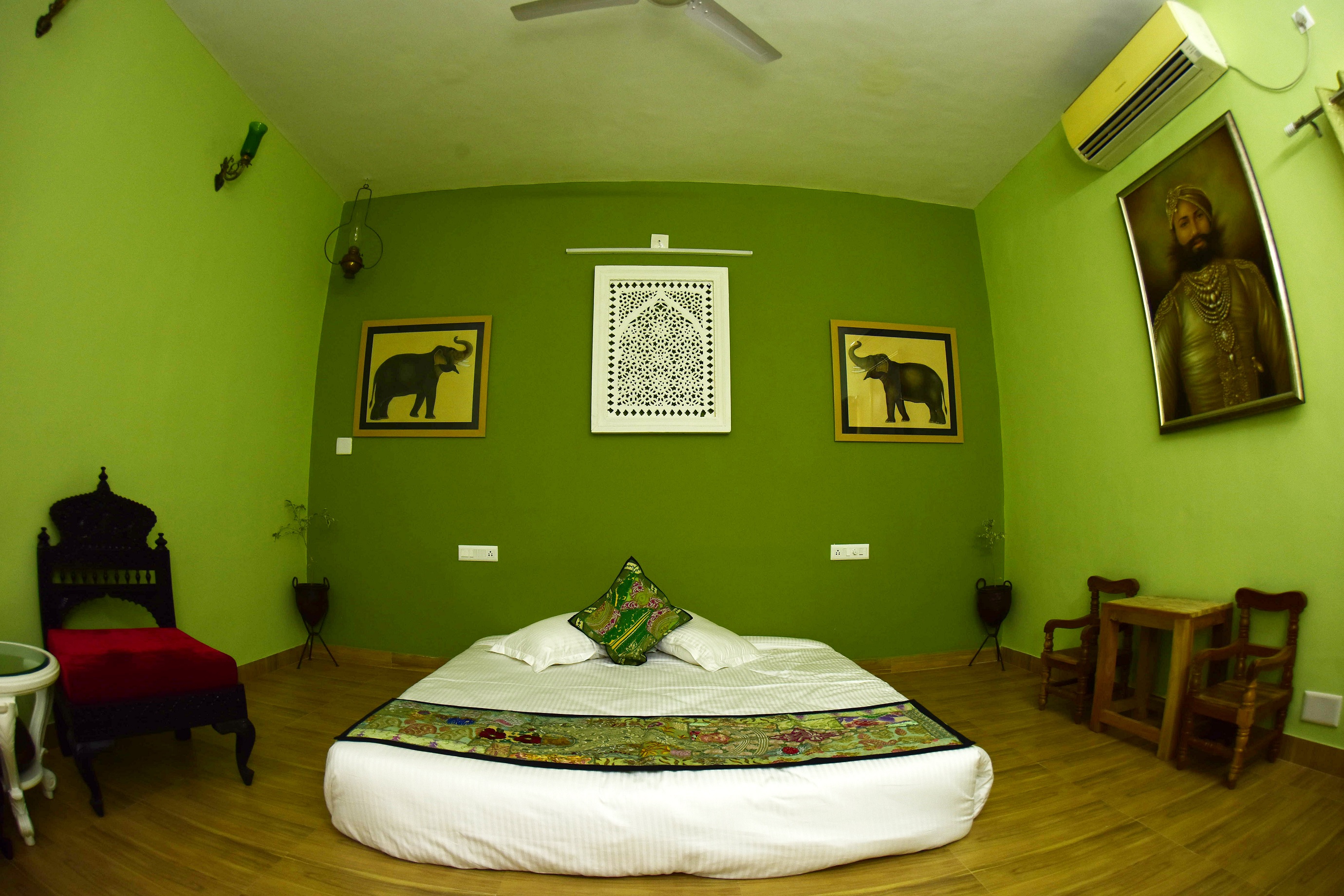 Hotel MewarT’s